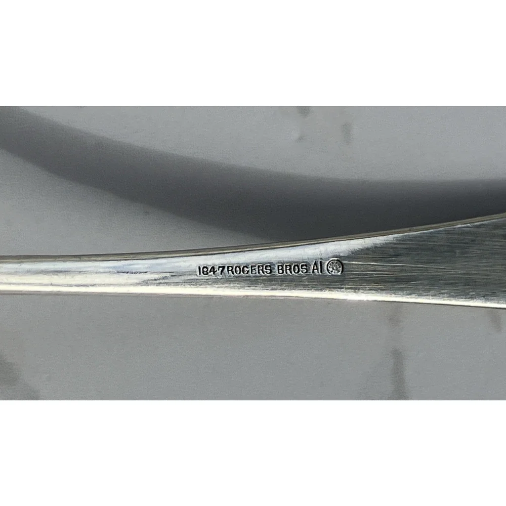 1847 Rogers Bros A1 Lorne Silverplate Pierced Sugar‎ Shell Spoon 1878